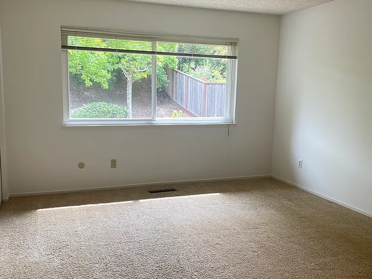 7358 Oakmont Dr — Photo 17
