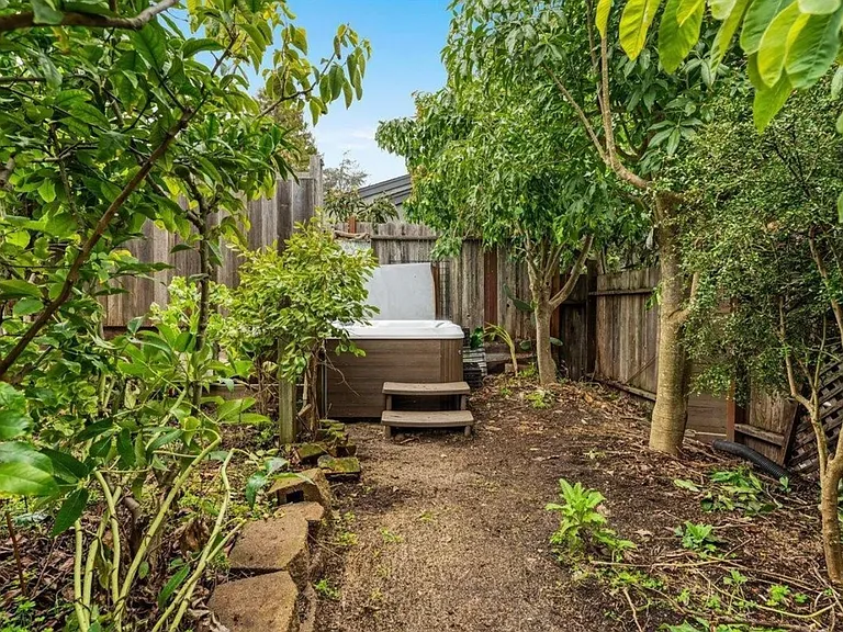211 Grant St — Photo 14