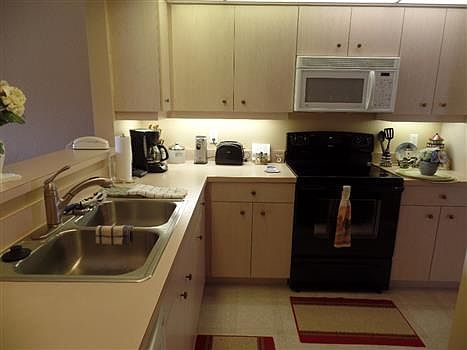 3rd image of 5800 Sabal Trace Dr #404-4