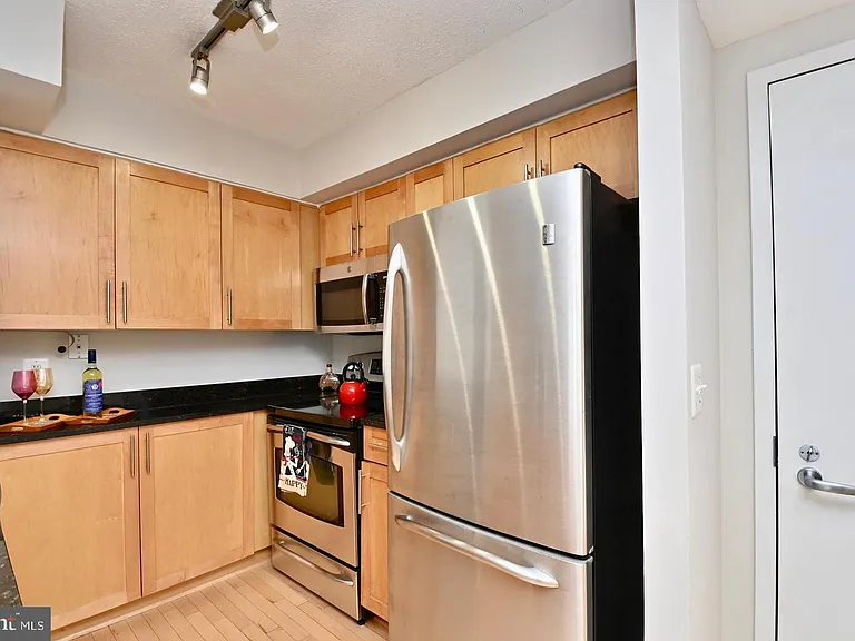 7500 Woodmont Ave #S712 — Photo 11