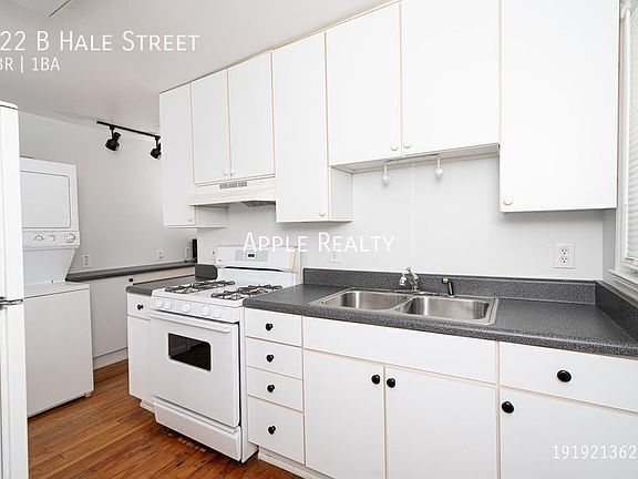 5th image of 922B Hale St