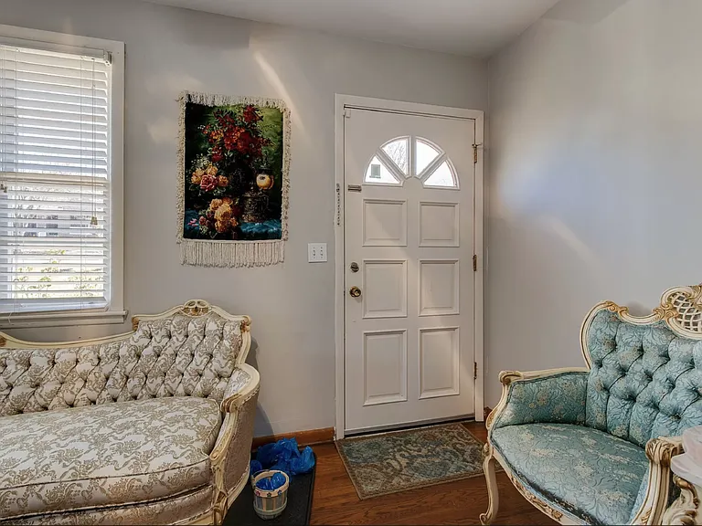 366 Brewer Dr — Photo 4