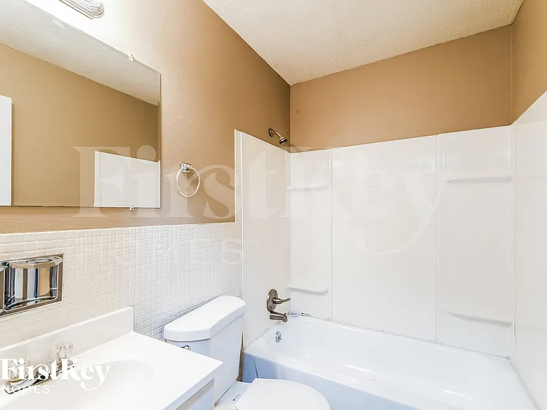 2030 E Humes Ln — Photo 13