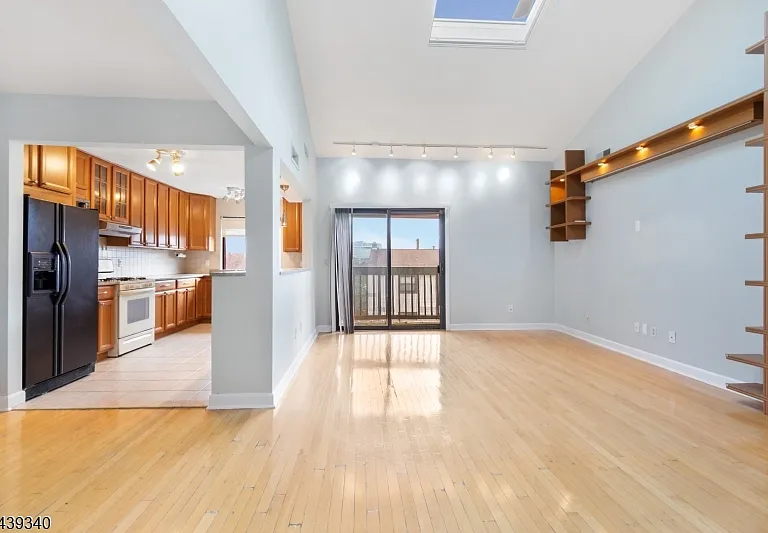33 Green Valley Ct — Photo 4