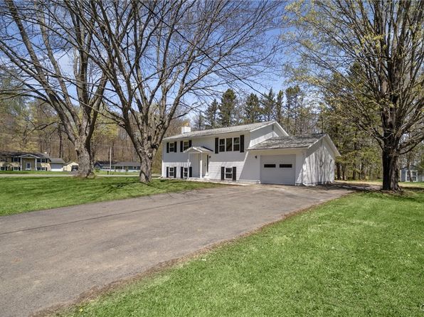 3394 Gunzen Dr, Cortland, NY 13045