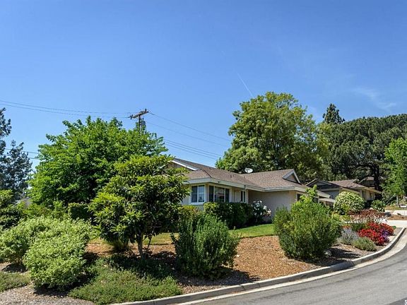 4th image of 5105 Daver Ave