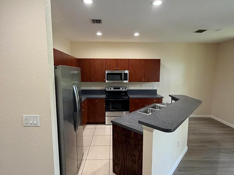 969 Tortuga Ln — Photo 6