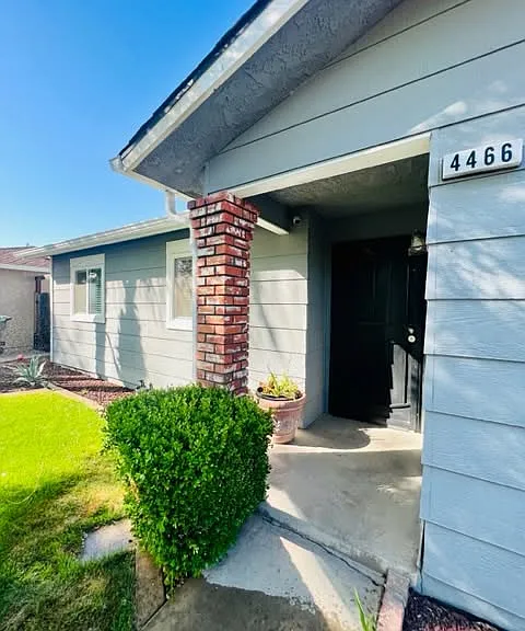 4466 W Malibu Ave — Photo 2