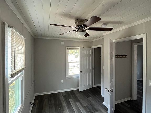 5th image of 213 Law St
