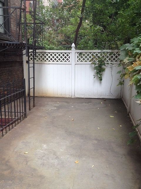 2nd image of 226 E 12th St APT 3A