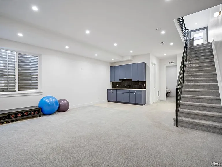 2526 S Lincoln St — Photo 19