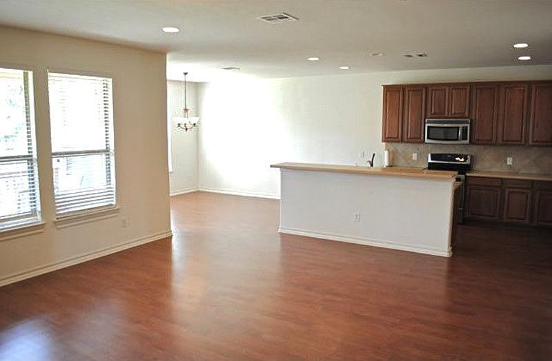 2nd image of 610 Paden Dr