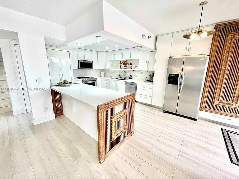 19707 Turnberry Way #Townhouse 5 — Photo 12