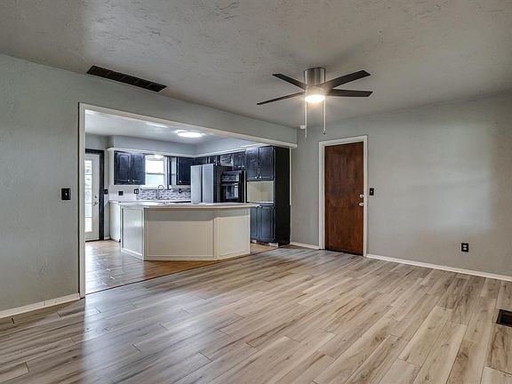 5th image of 214 Del Mar Dr