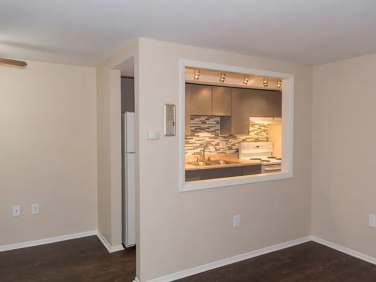 Dexter Street Apartments — Photo 5