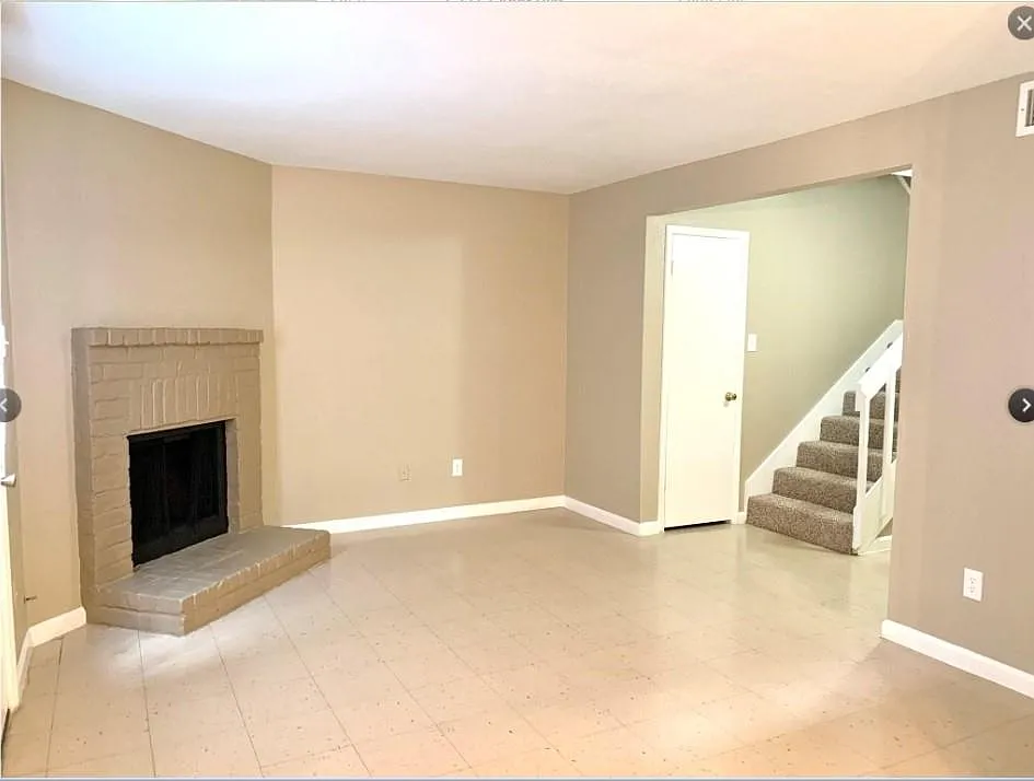 2 bed, 1.5 bath, 1221 sqft, $1,125 — Photo 4