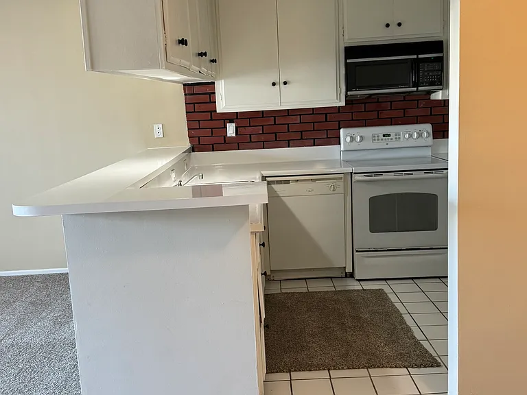 1187 E 3rd St #114 — Photo 7