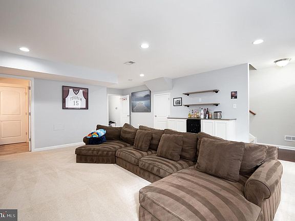 3rd image of 523 Equinox Dr