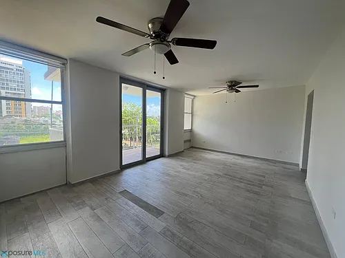 1026 Avenue Luis Vigoreaux #4C Photo 1
