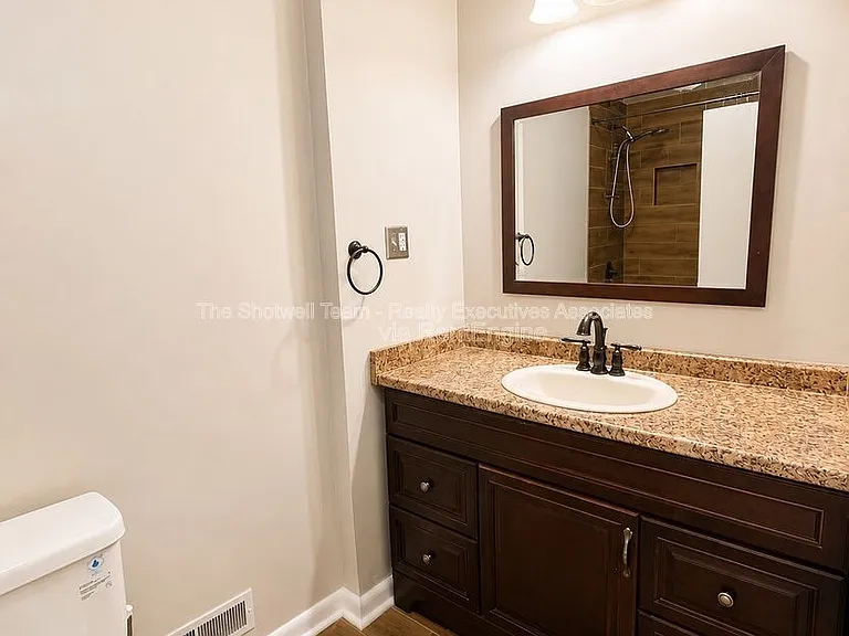 11104 Hughlan Dr — Photo 13