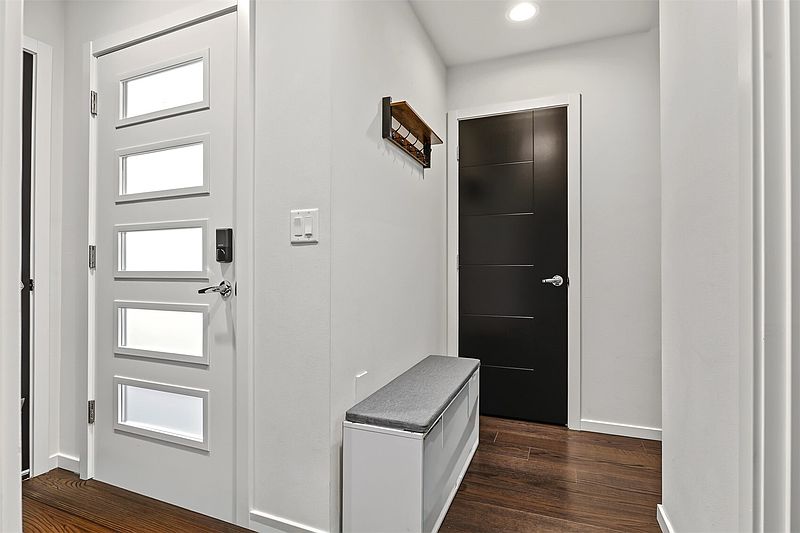3rd image of 2331 48th Avenue SW #B