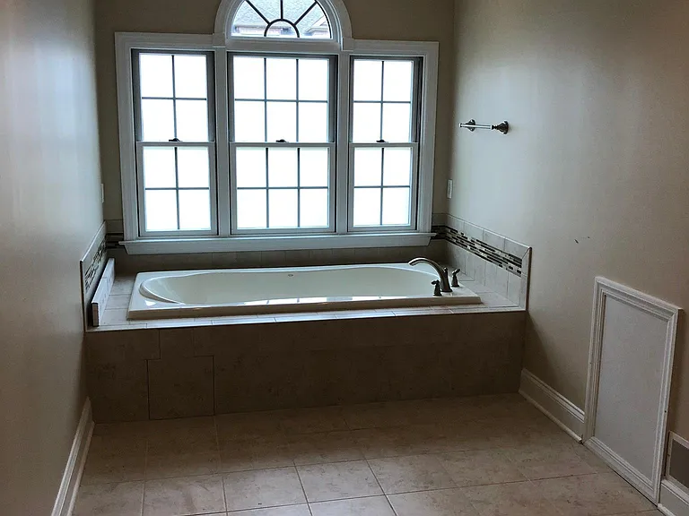 1049 Breezewood Dr — Photo 23