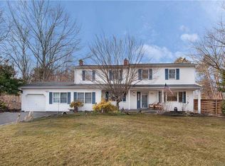 47 Eason Dr, Ridge, NY 11961