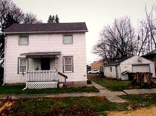 207 S 2nd Ave, Forreston, IL 61030