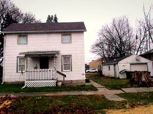 207 S 2nd Ave, Forreston, IL 61030