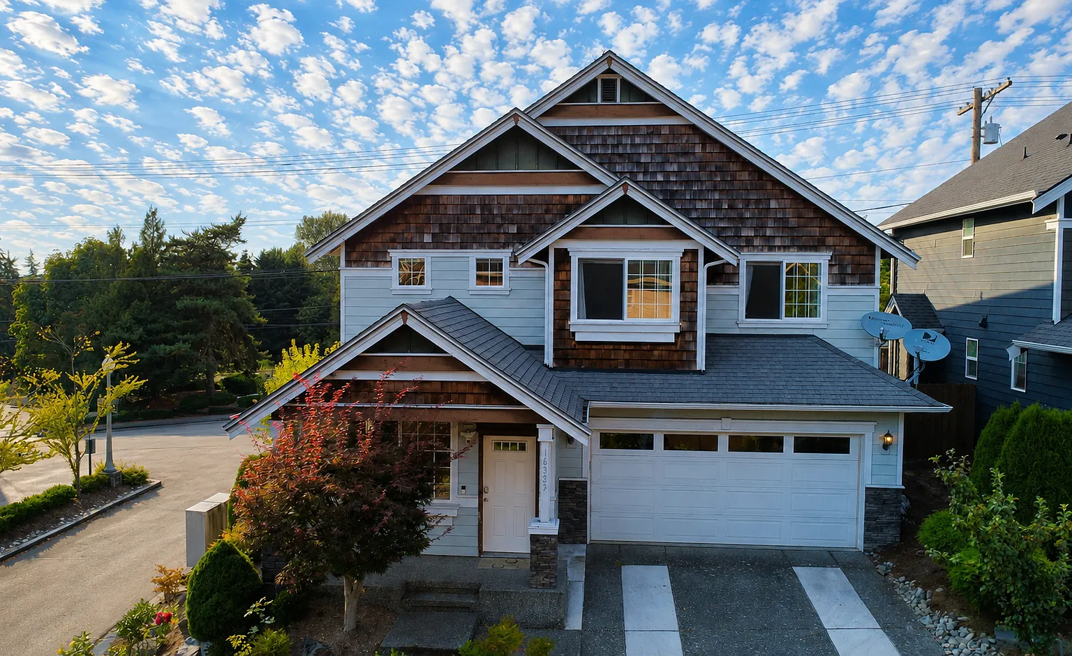 3 bed, 2.5 bath, 1827 sqft, $3,200 — Photo 1