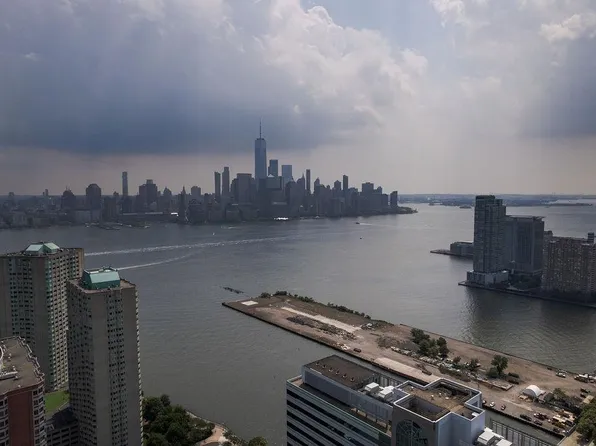 45 River Dr South image 34 of 49