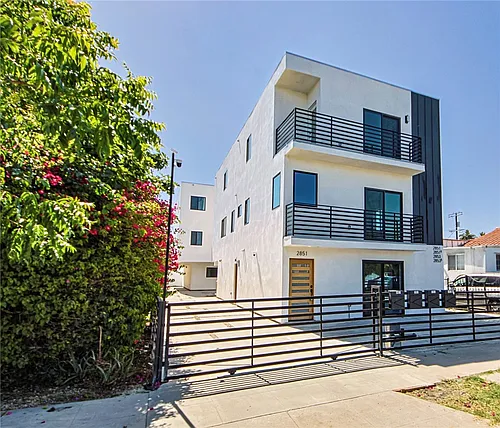 2851 S Victoria Ave #2 Photo 1