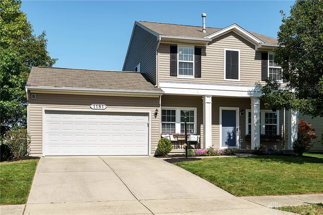 1181 Parkview Dr photo 1