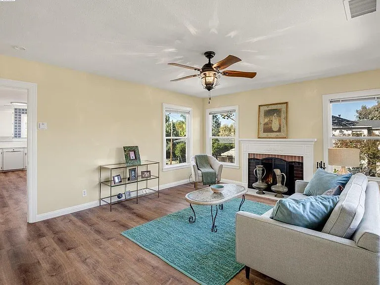 755 Bird Ave — Photo 3