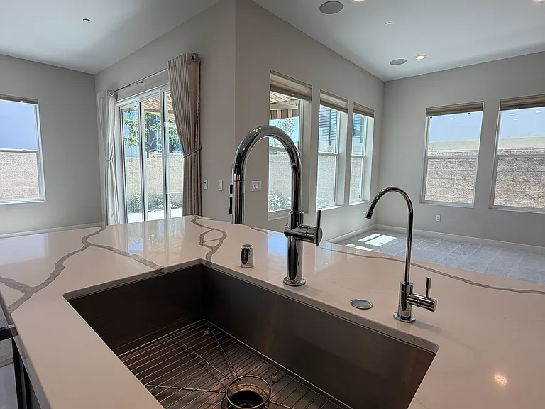 160 Tivoli Ln — Photo 8