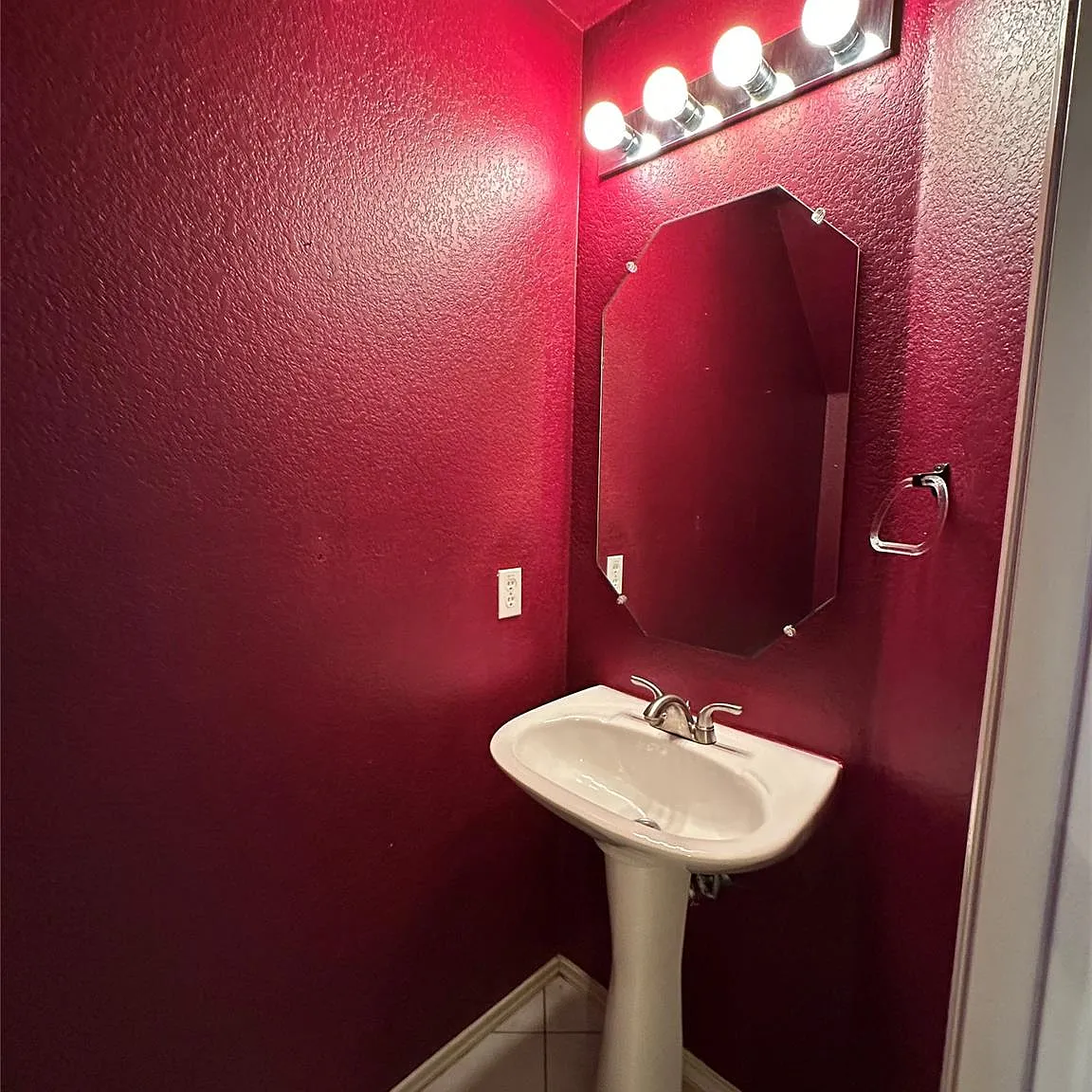 3 bed, 2.5 bath, 1973 sqft, $2,195 — Photo 3