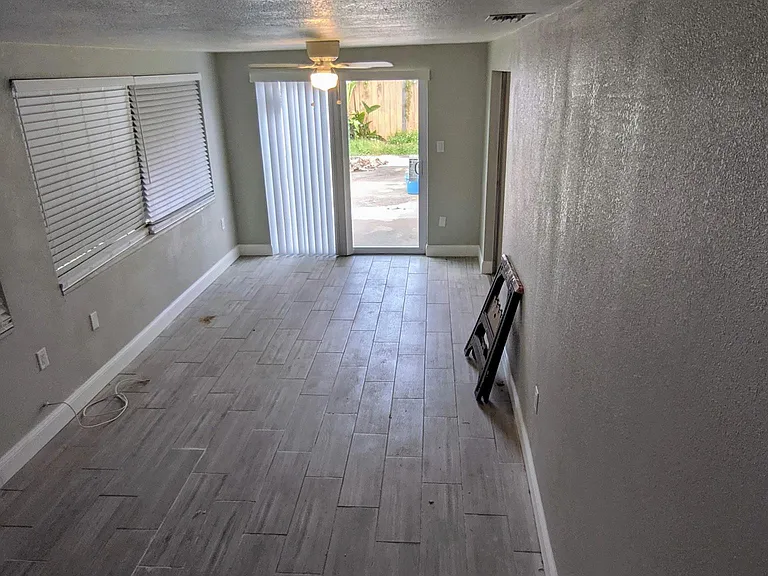 HUGE Bonus room!