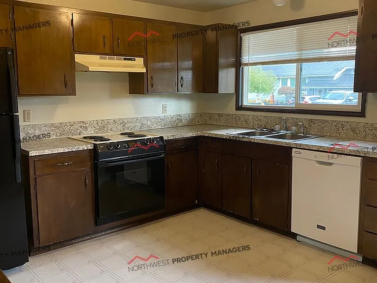 514 N Medcalf Ln #124 — Photo 5