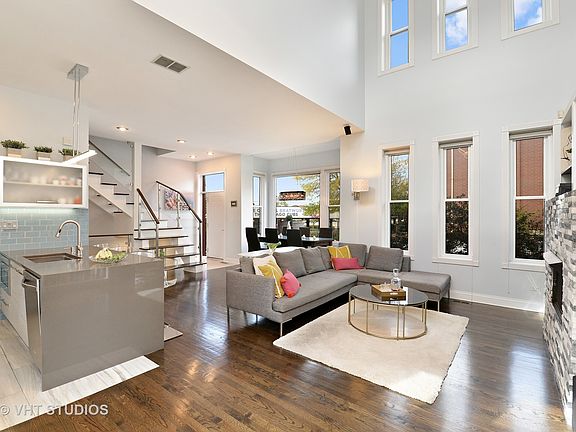 2nd image of 1749 W Terra Cotta Pl