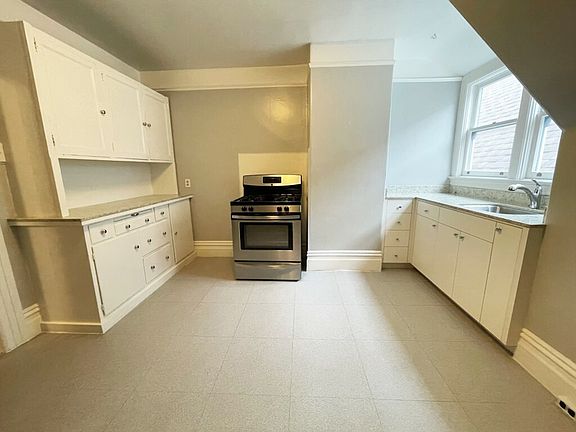 3rd image of 1273 Dolores St