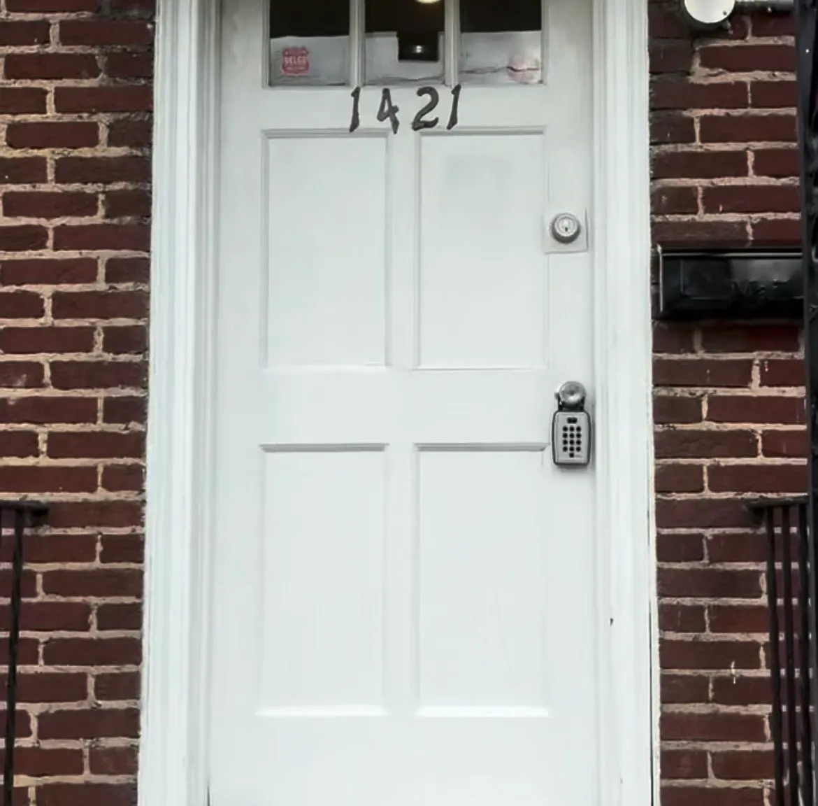 3 bed, 1.5 bath, 1180 sqft, $1,900 — Photo 2