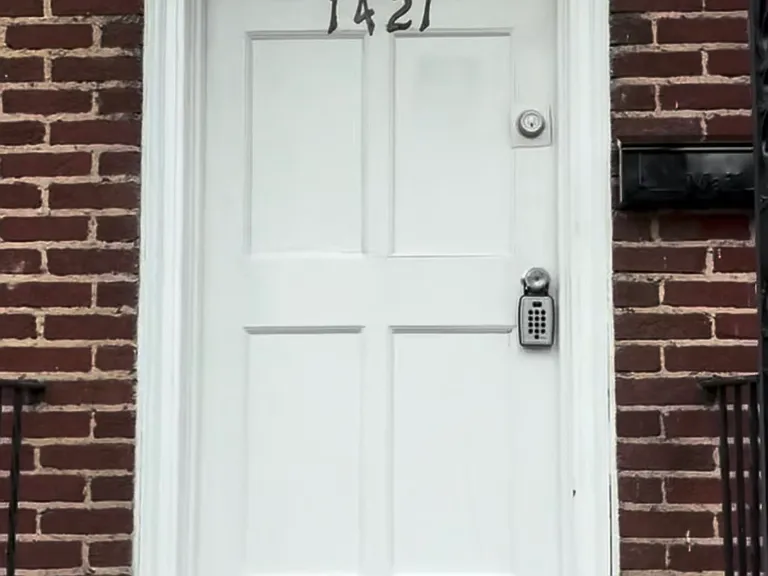 1421 Ridley Ave — Photo 2