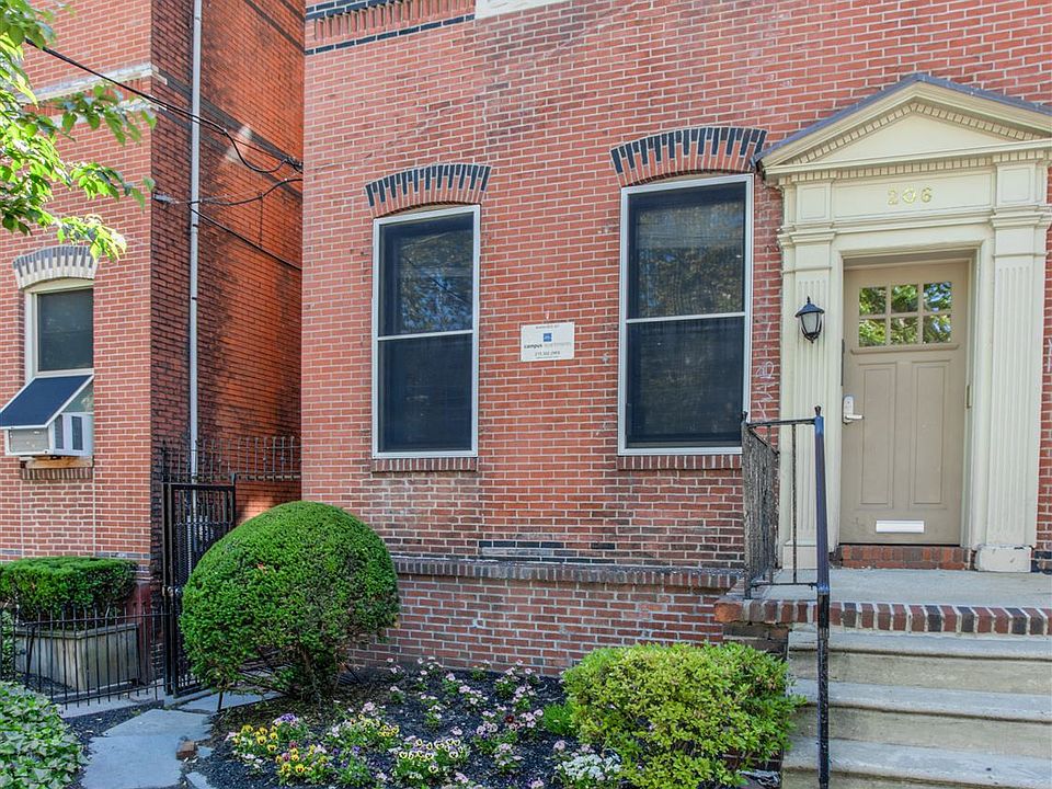 UCA 206 South 42nd