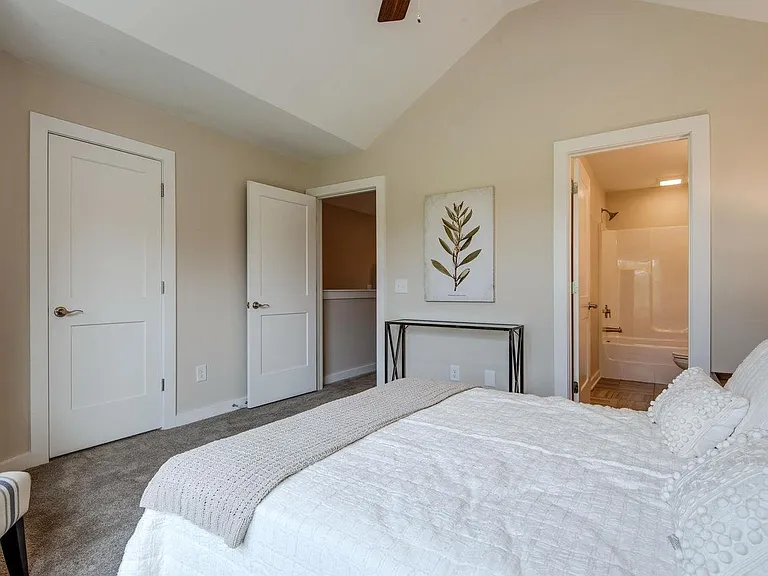 1125 Waterburg Ln — Photo 11