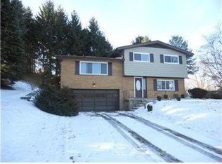 55 Craven Dr, Charleroi, PA