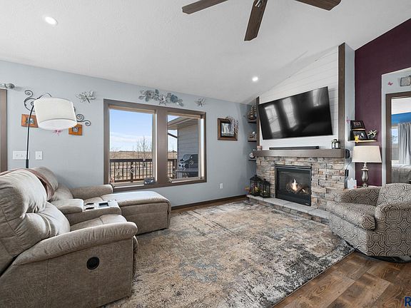 4th image of 26164 Reed Ct