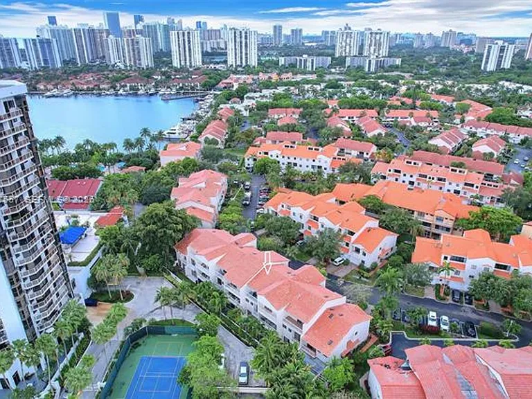 21391 Marina Cove Cir #Townhouse 14-K — Photo 48