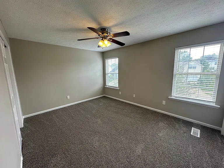 3929 Pinoak View Ct — Photo 25