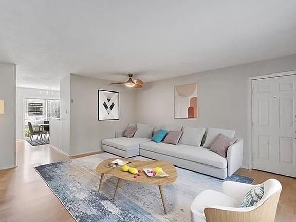 5th image of 5332 Balcones Dr APT D
