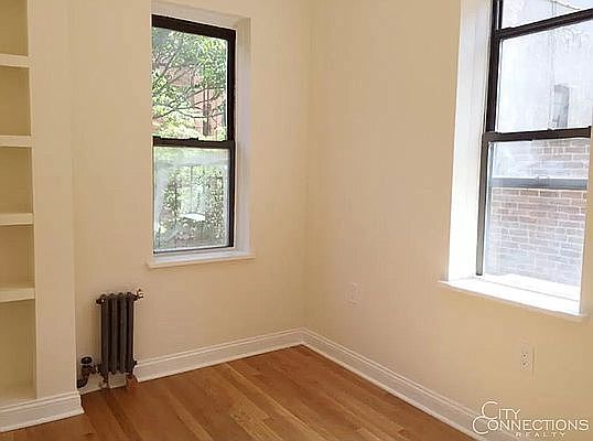 4th image of 407 W 52nd St APT 5R